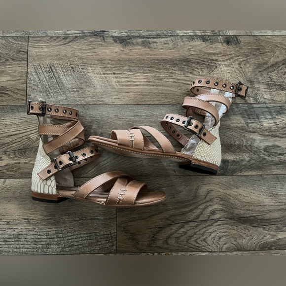 Freebird saylor neutral sandals size 8 - never worn! - Picture 7 of 13